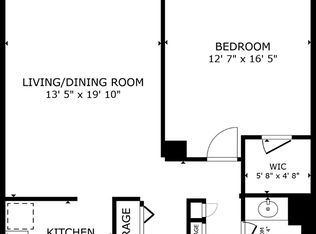 22 W Maple St, Chicago, IL 60610