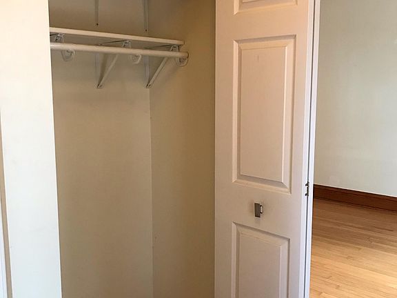 3rd image of 2137 N Oakley Ave