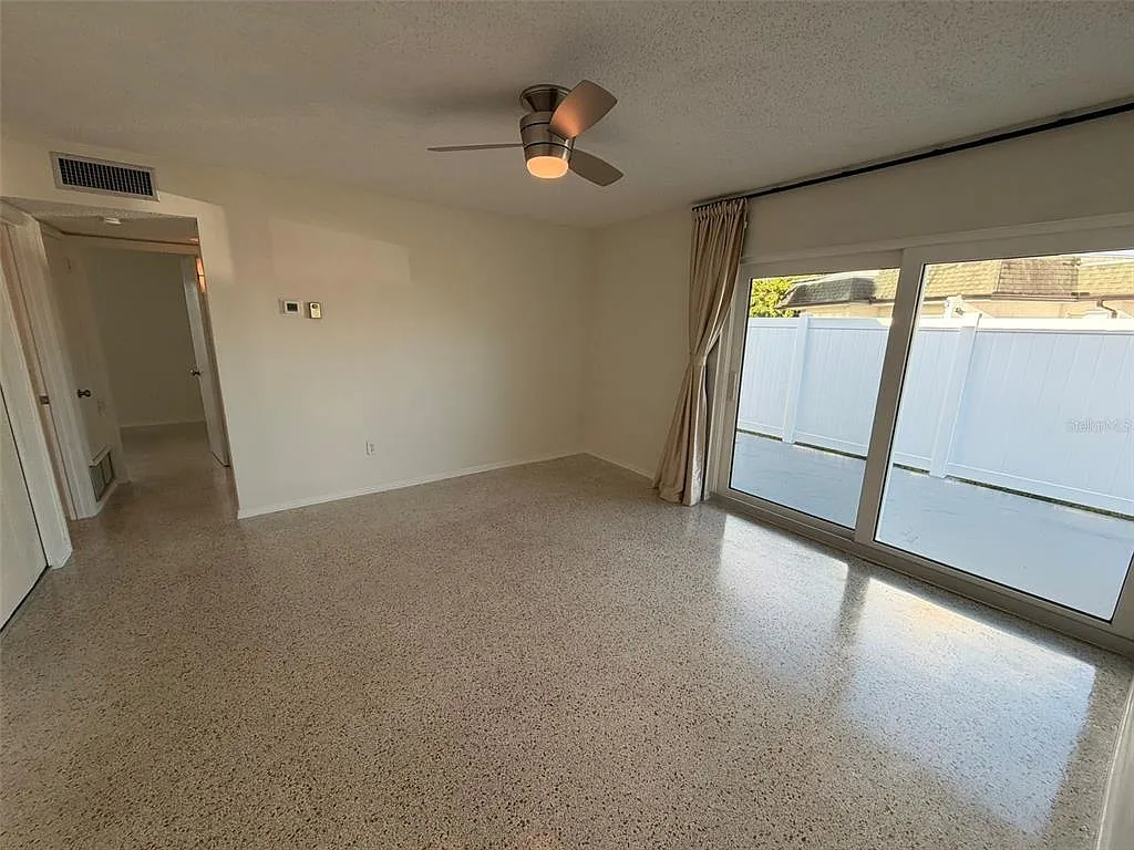 2 bed, 1.0 bath, 800 sqft, $1,600 — Photo 4