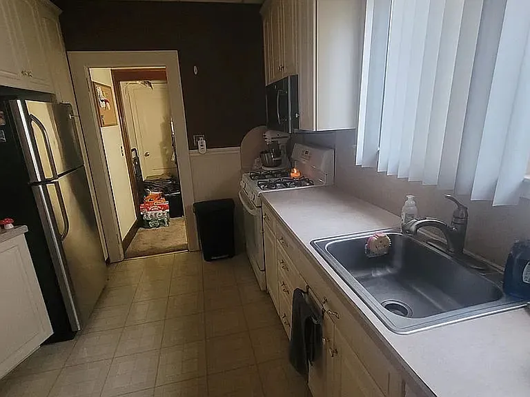 110 James Ave #1 — Photo 3