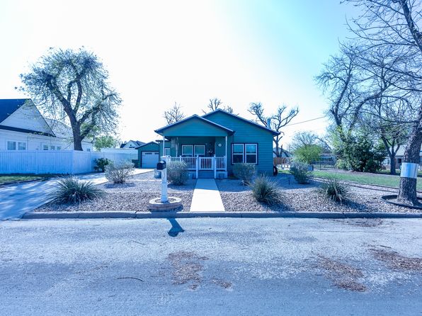 1510 S Colorado St, Coleman, TX 76834
