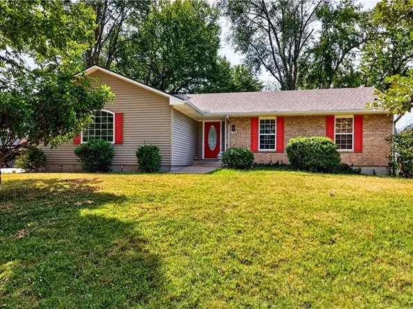 105 W South St, Spring Hill, KS 66083
