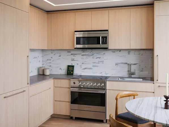 430 Main St, New York, NY