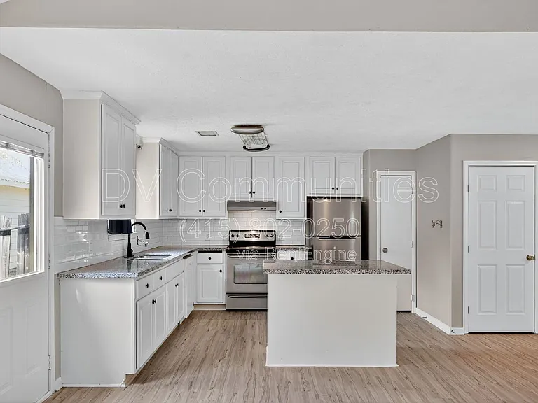 16350 Many Trees Ln — Photo 4