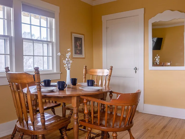 1326 Clark St #1 — Photo 4