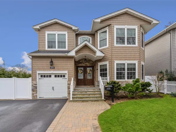 2178 Benefit Street, Merrick, NY 11566