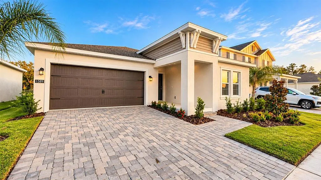 4 bed, 2.0 bath, 1936 sqft, $2,590 — Photo 3