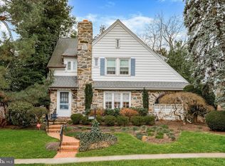 44 Rock Glen Rd, Wynnewood, PA 19096