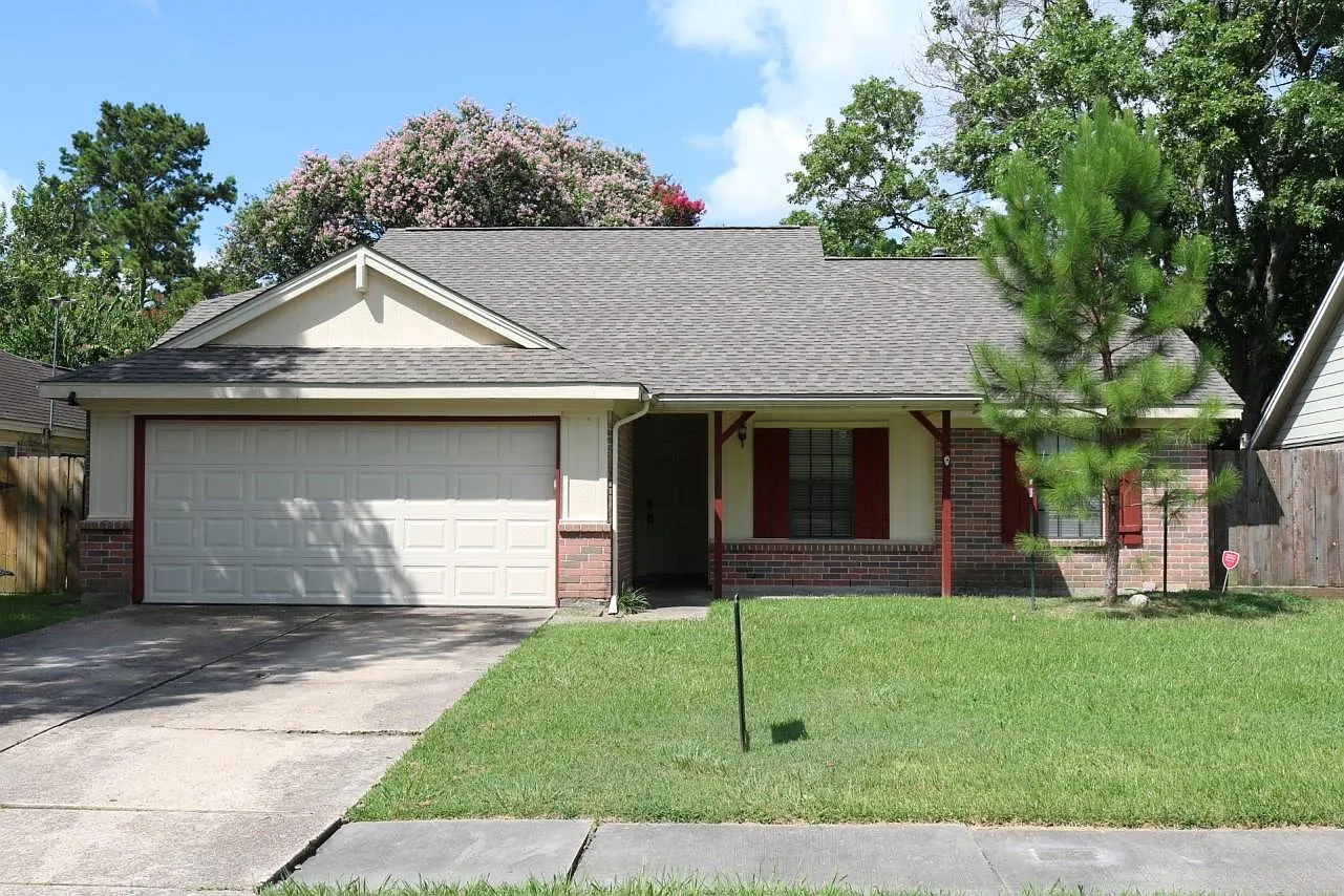 4 bed, 2.0 bath, 1857 sqft, $1,875 — Photo 1