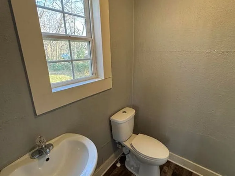 1722 N Fremont Ave — Photo 9