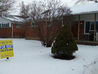 18780 Rock St, Roseville, MI, 48066