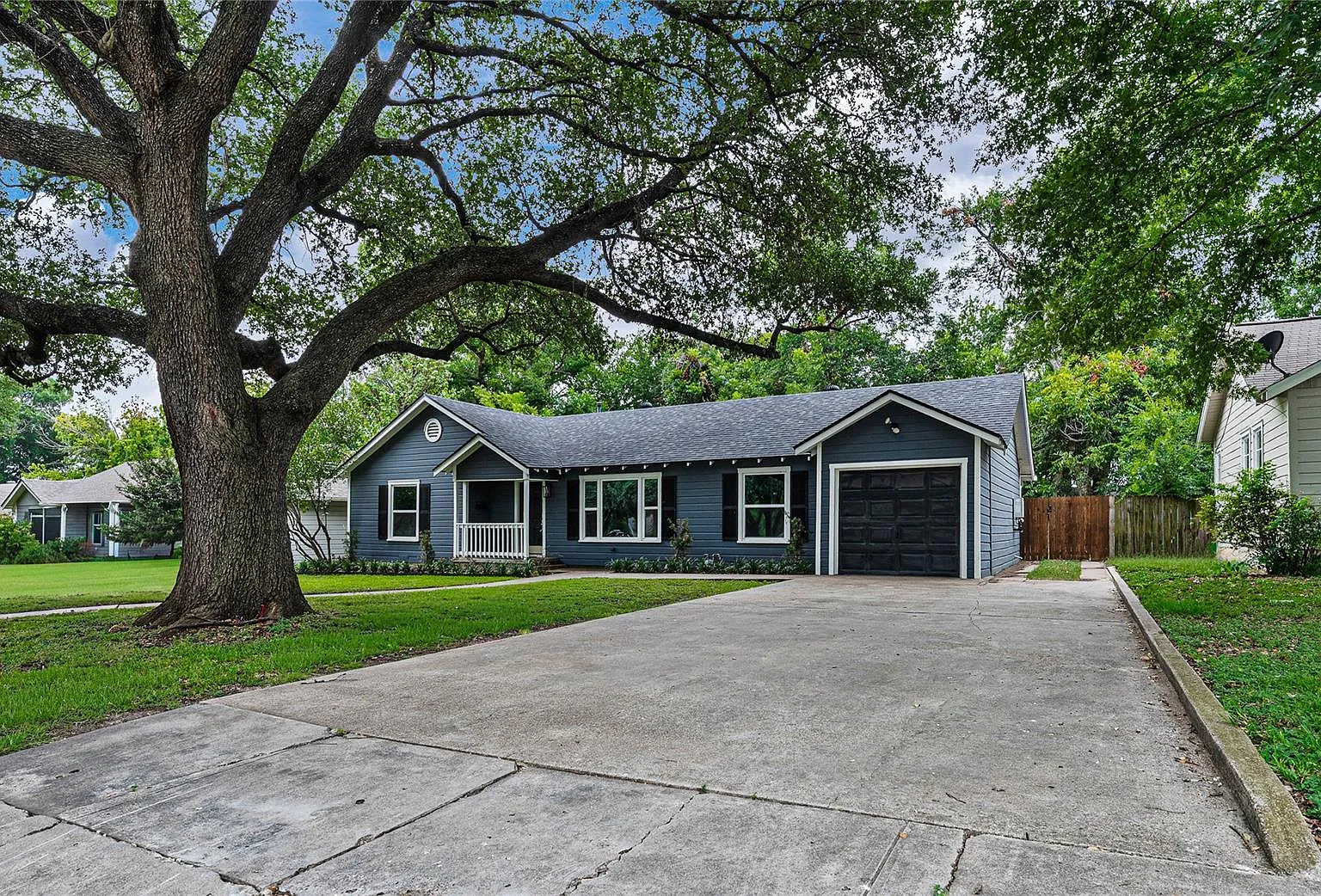 3 bed, 1858 sqft, $3,950 — Photo 3