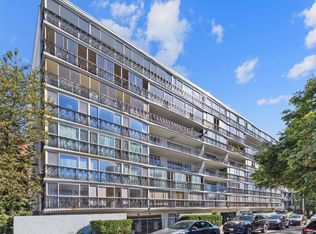 Maison Ville, Seattle, WA 98122