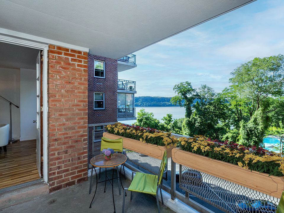 1st image of 2621 Palisade Ave #1F