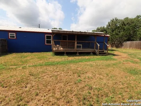 692 Private Road 1514, Bandera, TX 78003