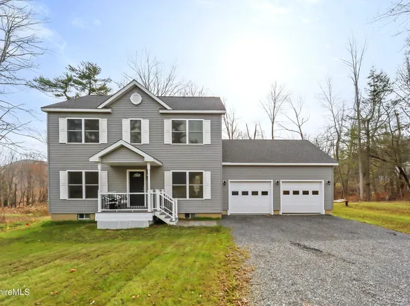 6 Omega Rd, Great Barrington, MA 01230