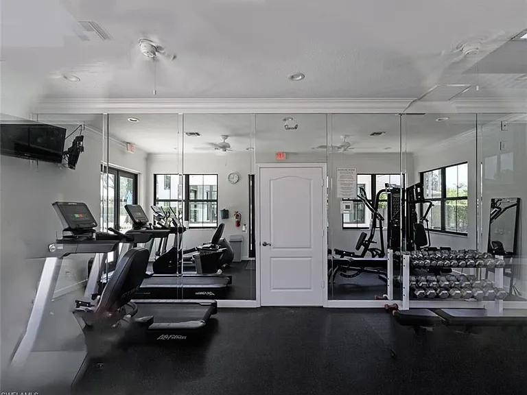 2396 Ravenna Blvd #102 — Photo 37