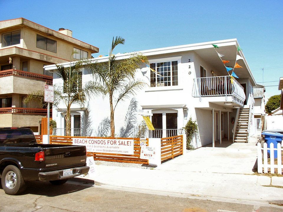 Just 1.5 blocks to the beach!