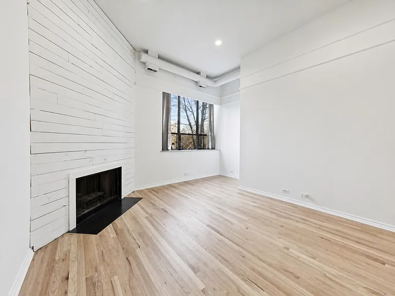 1317 W Belden Ave #F2 — Photo 5