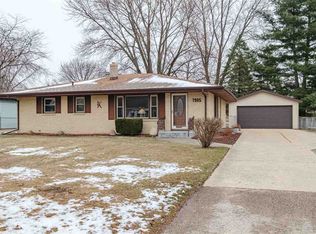 7905 Wesley Rd, Machesney Park, IL 61115