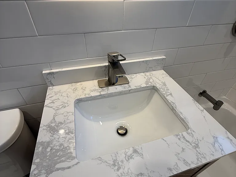 1509 N Hollywood Way #B — Photo 15