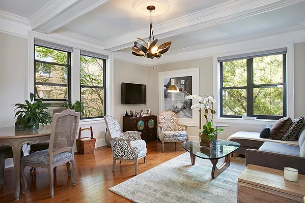 Sold by Compass | media 7