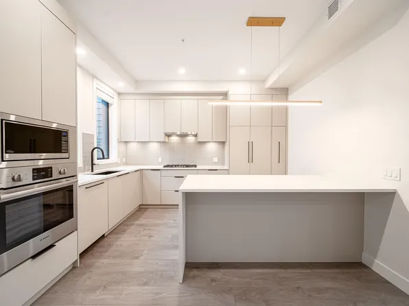 8699 Spires Rd #218, Richmond, BC V6Y 1V9