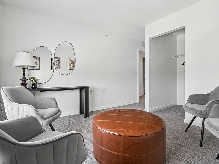 Avalon Apartments & Townhomes — Photo 14