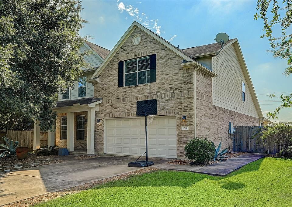 1st image of 1920 Lazy Hollow Ln