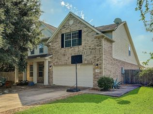 1920 Lazy Hollow Ln, Pearland, TX 77581