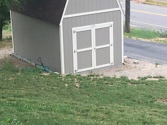 Front shed 10x16