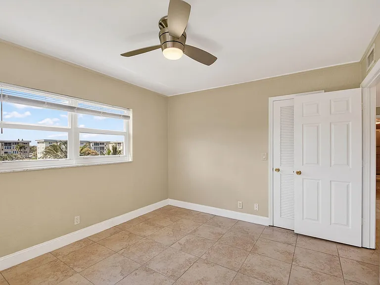 2615 NE 1st Ct #312 — Photo 34