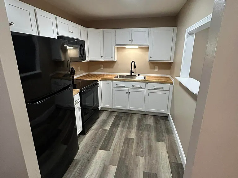 128 Loudon Rd #32 — Photo 2