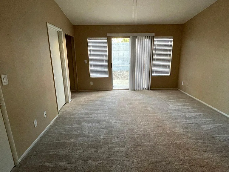 7612 Sea Cliff Way — Photo 12