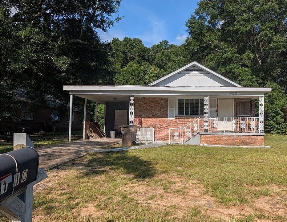 2nd image of 2110 Crawford Pl
