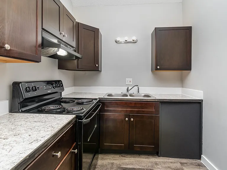 Bay Valley Harbor Apartments — Photo 31