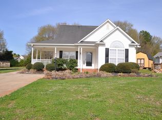 534 Plantation Creek Dr, Boiling Springs, SC 29316
