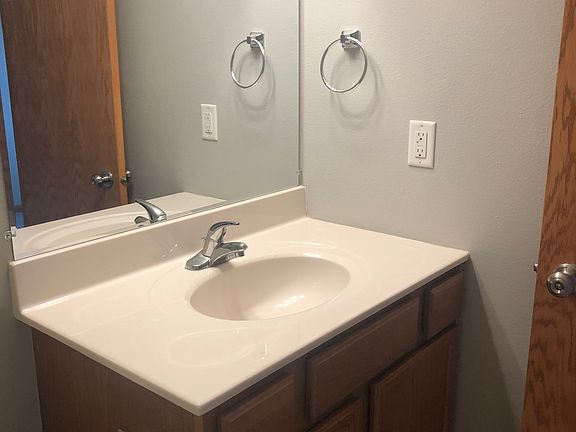 4th image of 49 Alydar Dr