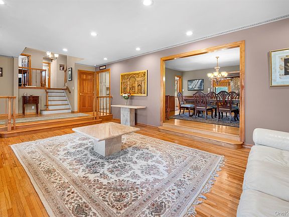 2nd image of 22 Ravine Road