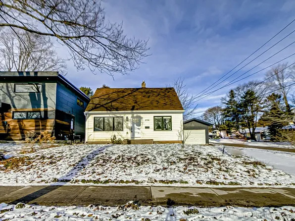 206 Napier St #Basement, Barrie, ON L4M 1W8