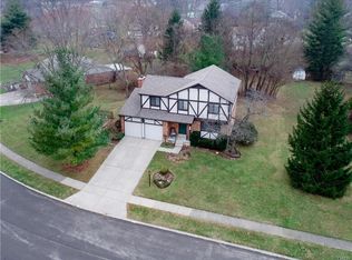 4001 Locus Bend Dr, Dayton, OH 45440