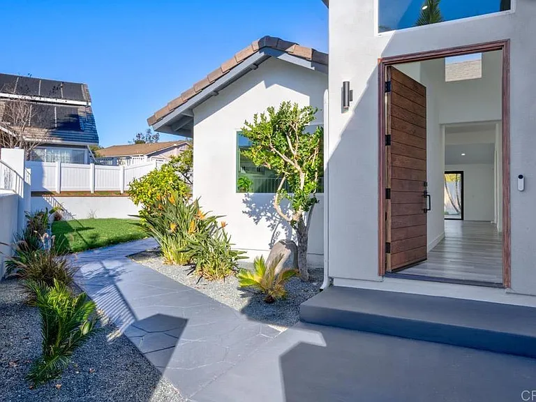 3647 Hazelhurst Pl — Photo 3