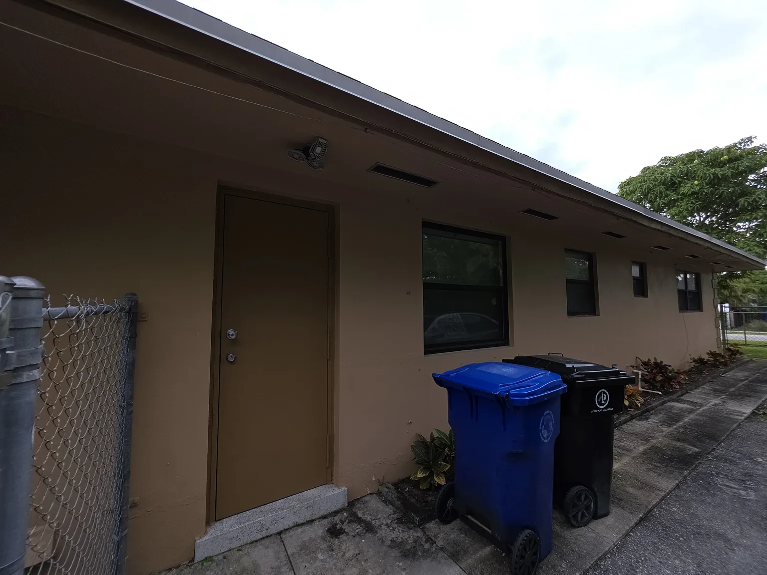 2 bed, 1400 sqft, $2,500 — Photo 3