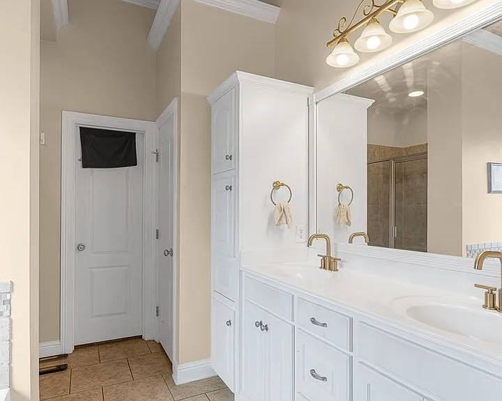 410 Half Moon Ln — Photo 26