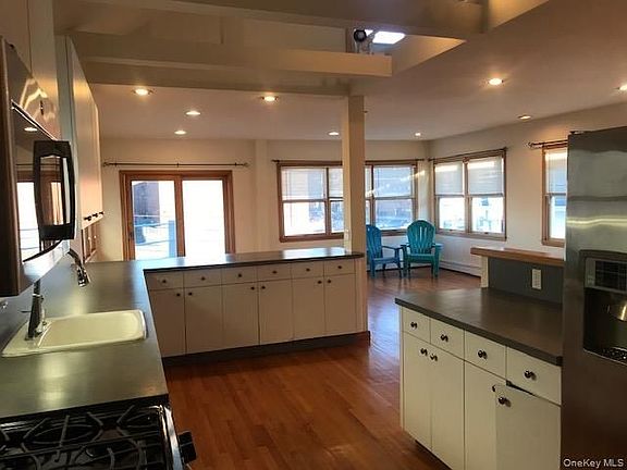 5th image of 111 New York Ave