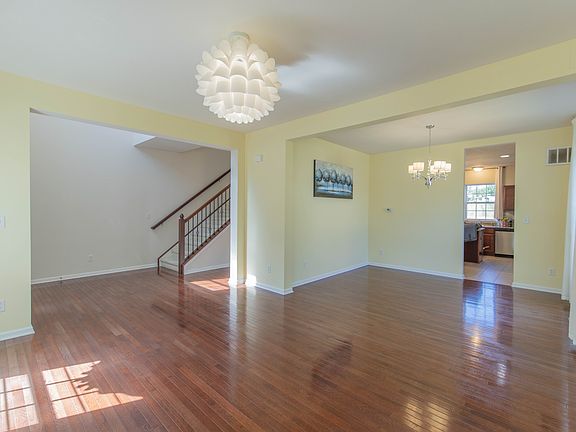 5th image of 7048 Stoney Ridge Dr