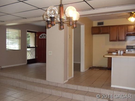 4th image of 804 NW 34th Ave