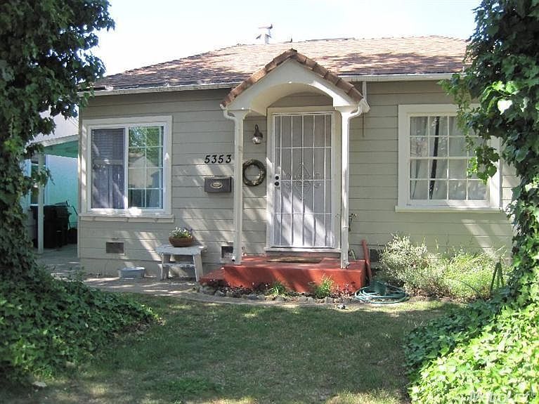 1st image of 5353 15th Ave