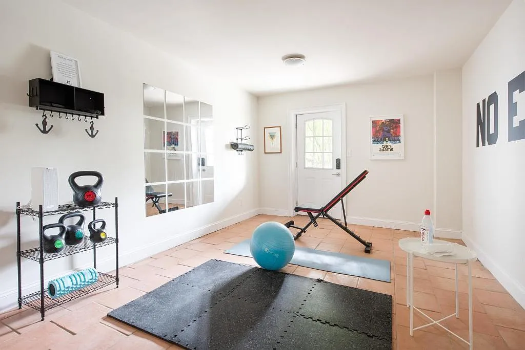 3 bed, 3.5 bath, 1812 sqft, $5,500 — Photo 4