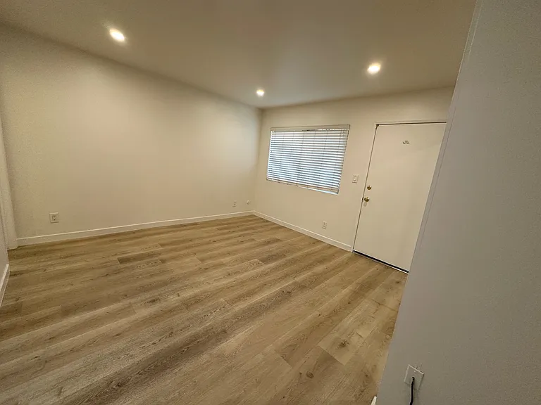 The Reef Apartments — Photo 13